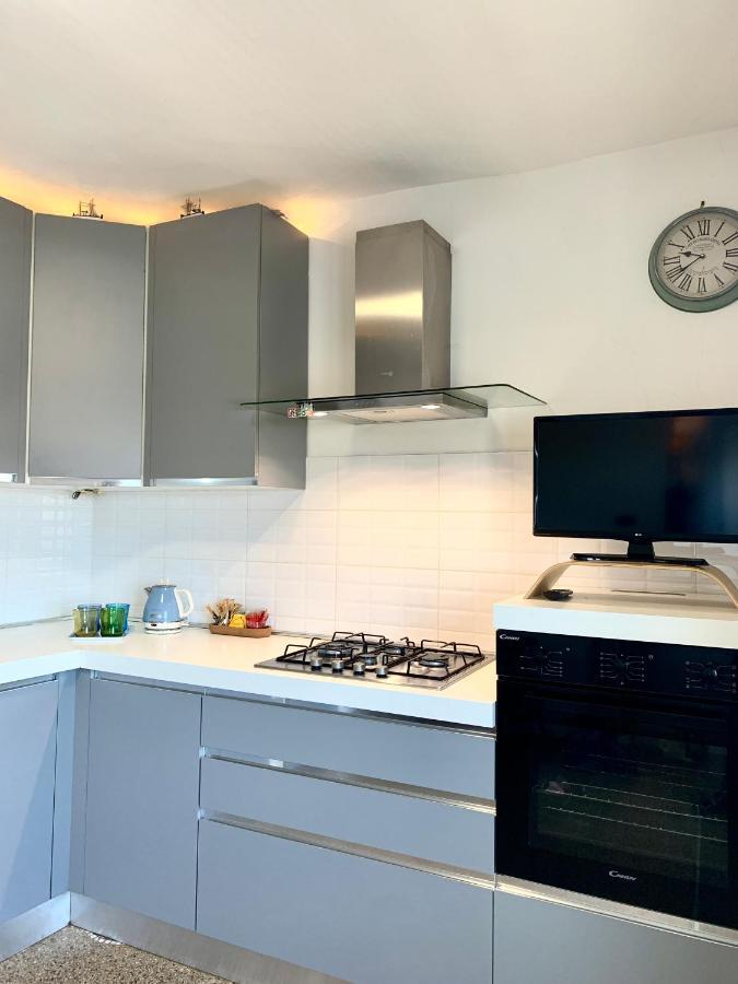 Bacinetto House - Panoramic Tower Apartment Genoa Bagian luar foto